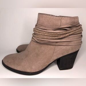 Bamboo Suede Taupe Side Zip Stacked Block Heel Size 8.5